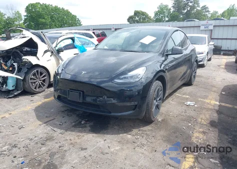 2025 Tesla Model Y Long Range Dual Motor All-Wheel Drive from USA, damaged, VIN 7SAYGDED6SA340405